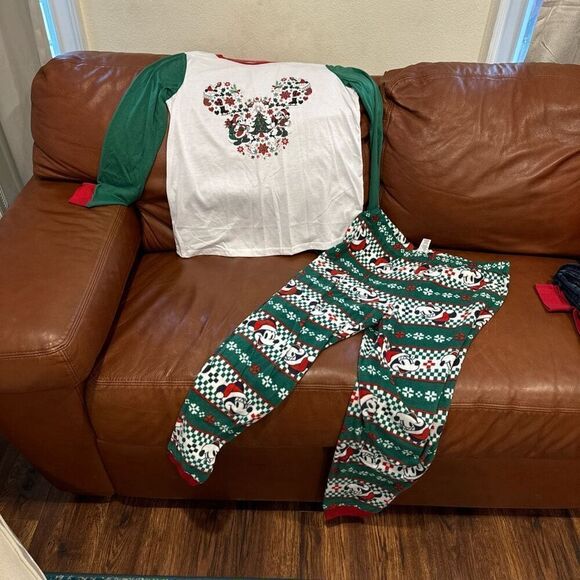 Disney Christmas pajamas size medium - Picture 2 of 5